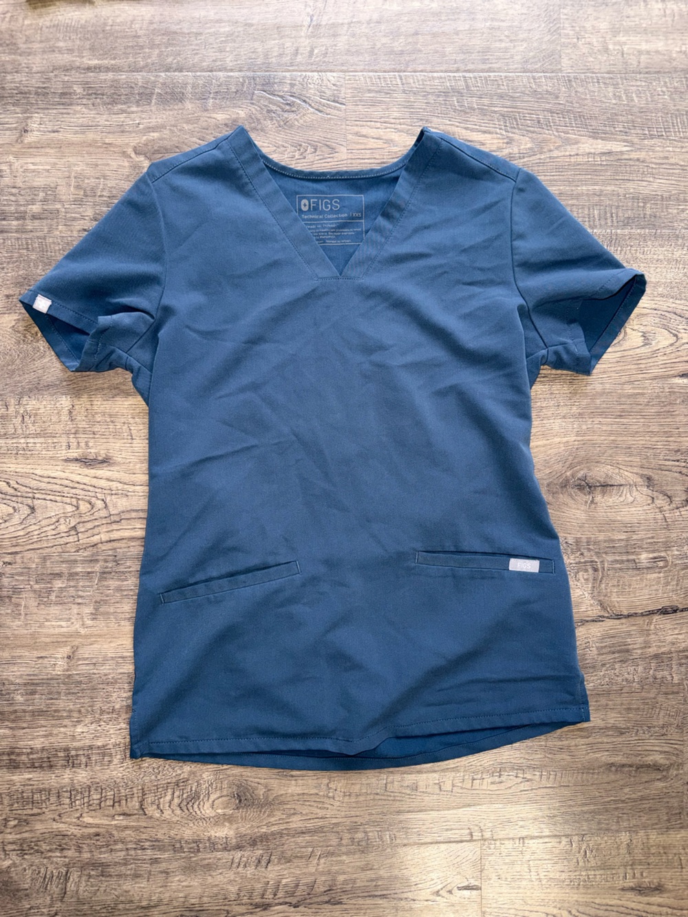 Figs Blue V-Neck Scrub Top with Front Pockets PO#3019 Style#FW1100 XXS
